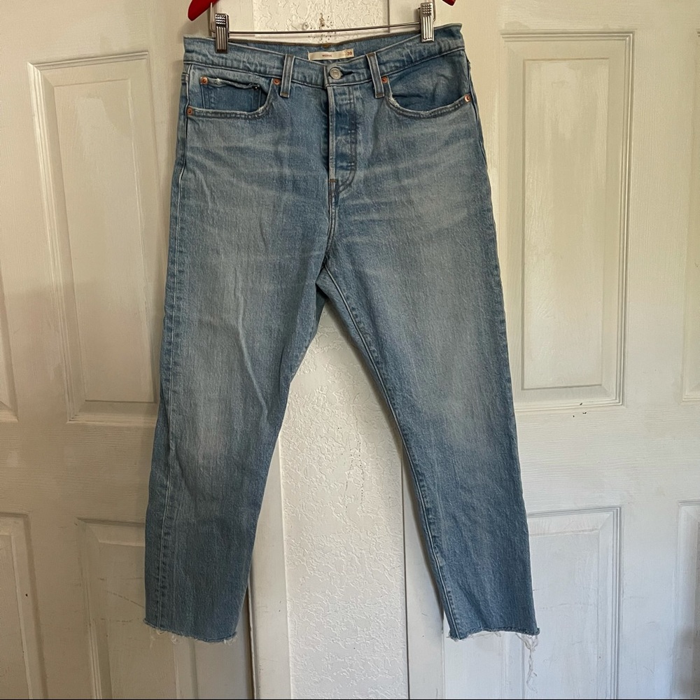Levi’s Wedgie Raw Hem Jeans size 30